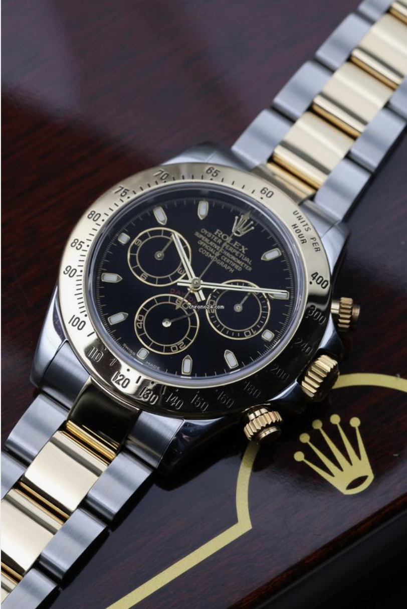 Rolex Daytona siendo analizado